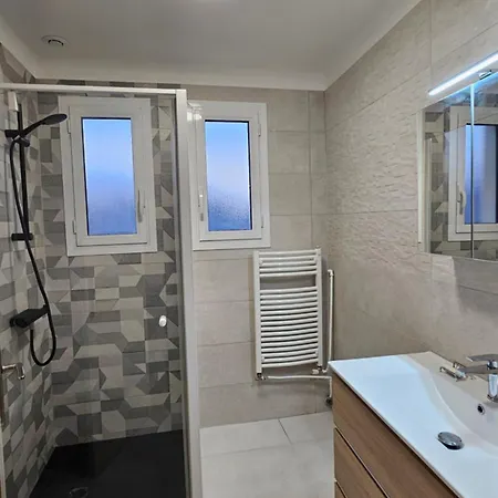 Prázdninový dům Maison Avec 3 Et Jardin Saint-Estève