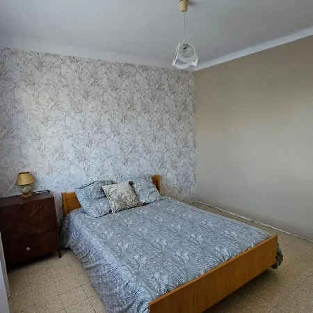 Maison Avec 3 Et Jardin *